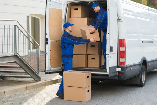 Southgate moving truck booking and local relocation planning